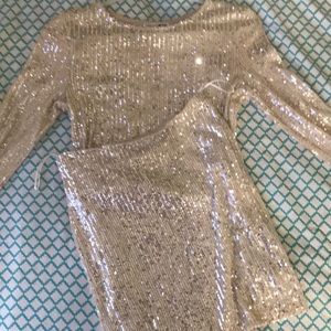 this is a two piece set.